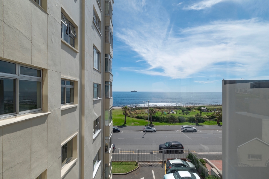 To Let 1 Bedroom Property for Rent in Mouille Point Western Cape